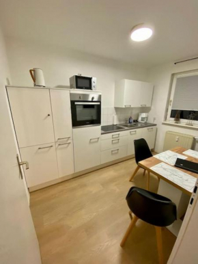 Stilvolle Ferienwohnung mit Stellplatz WLAN free Netflix Nähe Bahnhof